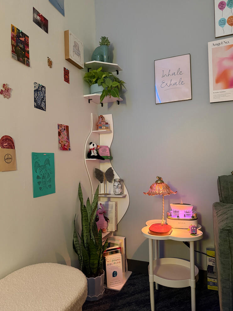 My favorite little corner of the office. Between the plants, cozy flower lamp, and diffuser playing gentle music with the sound of falling rain, this space was made for those moments when your nervous system just needs a little softness. Sometimes hea
